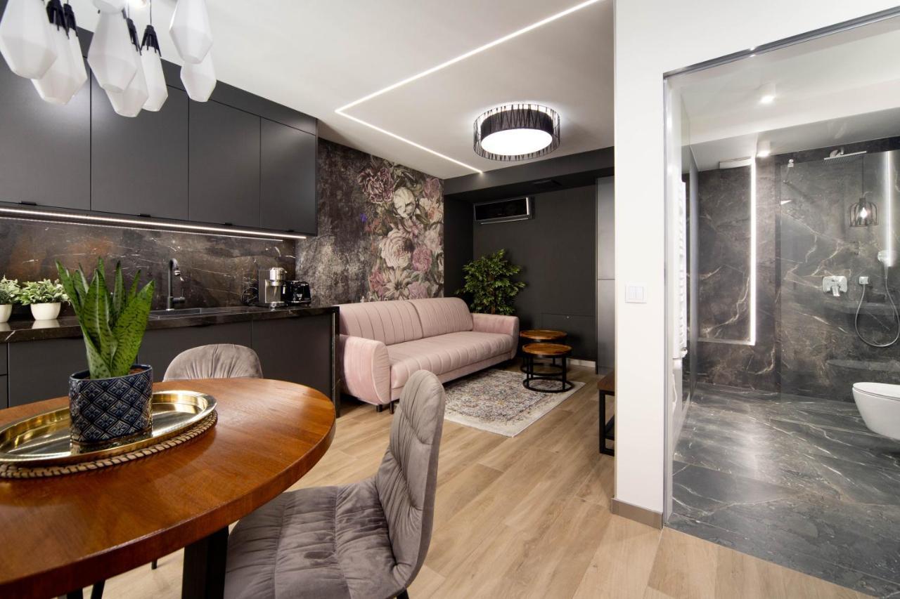 Jacuzzi Apartment Main Square Krakau Buitenkant foto