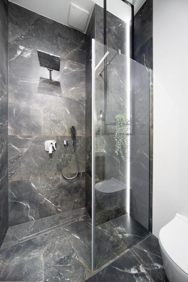 Jacuzzi Apartment Main Square Krakau Buitenkant foto
